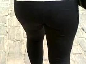 SDRUWS2 - Round butt in spandex showing pantylines
