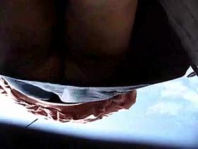 up skirt, bajo falda 69