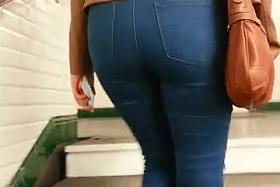 beautiful arab teen ass