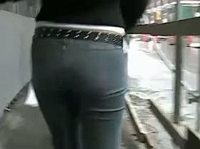 Smoking hot brunette slut street candid booty