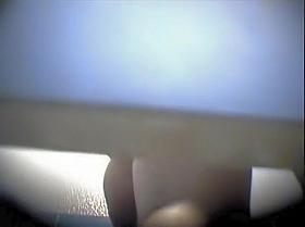 Babe unconsciously uncovered her bottom on spy cam