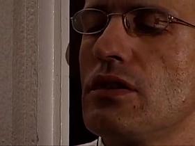 Moment intime entre la maitresse et sa femme de chambre