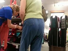 HD - Candid Mother And Not Her Daughter Wazoo - HD