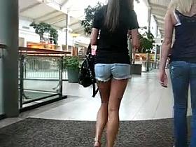 beautiful teen with sexy minishorts