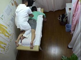 Hidden spy cam massage brings girl to orgasm