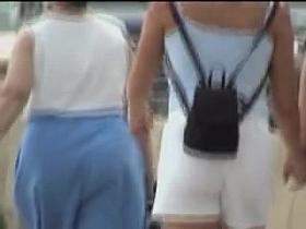 Sexy short shorts of white color on the leggy amateur 07x