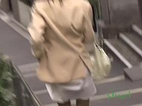 Vixenish skinny Japanese chick flashes her hairy pussy during sharking meeting