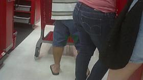 Sexy Latina Milf in jeans