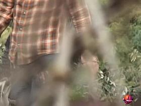 Smoking hot babe experienced Japan sharking in the park