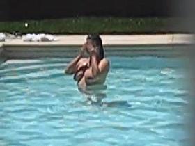 Voyeur pool MILF