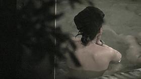 Big heavy boobs of the real Asian milf in the pool nri002 00