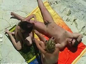 Candid beach camera filmed a sexy lassie