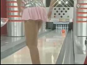 Hot TV show upskirt shots of plump behinds