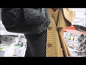 Lovely curves and booty in this dress