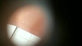 jeune sous la douche