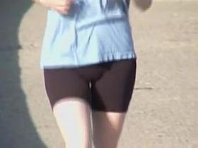 Candid cameltoe of amateur babe in sexy short shorts 03zd