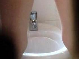 Keyhole Bidet