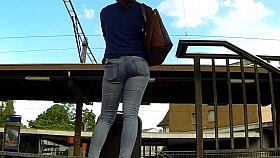 Candid - Nice Ass In Jeans At Train Station