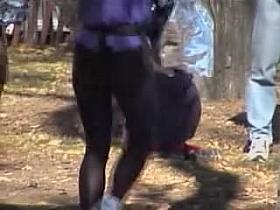 Candid street shots of girl entertaining in the open air 05ze