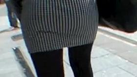 Sexy young asses in the street