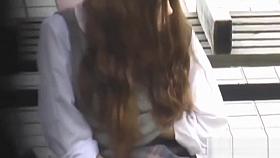 Japanese teen gushes piss