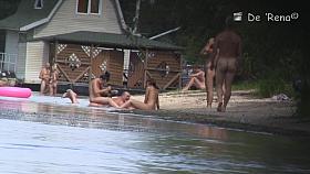 Thrilling beach voyeur scenes of sexy naked people