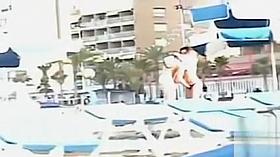 Amateur girlfriend finger fucked vigorously on the public beach