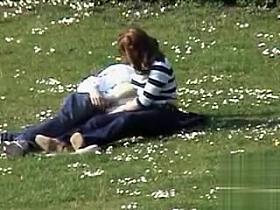 Handjob in the park for her lucky boyfriend