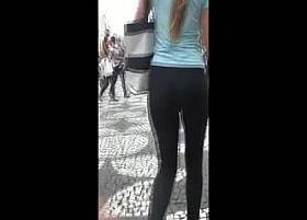 VPL of Gorgeous Teen Ass