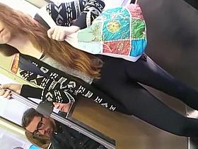 Teen in black leggings cameltoe