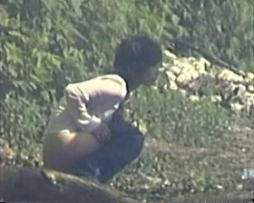 Girls Pissing voyeur video 8