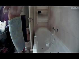 voyeur salle de bain