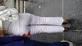 Big booty Milf looking good