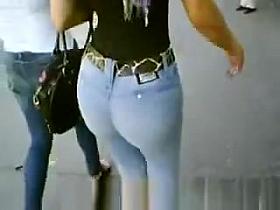 Latina girl with big butt and tits