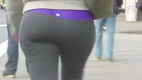 Candid whooty butt in yoga pant of NYC