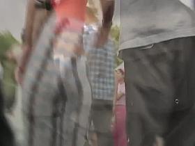 Street dancing with a tight horny ass in leggings