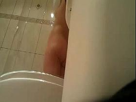 espiando a hermana 1