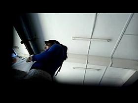 la faldita de la flaquita