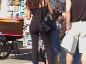 Small ass in tight black pants was caught in the crowd 07zd