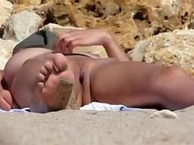 Naked Amateur Wife Pussy Filmed at the Beach