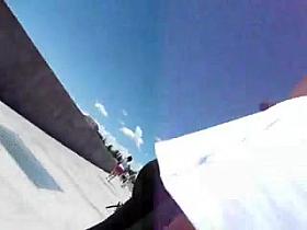 espiando bajo faldas