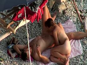 Beach blowjob with an audience