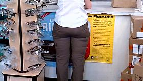 Candid Thick GILF Ass