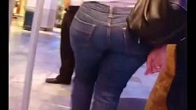 PAWG IN TIGHT JEANS