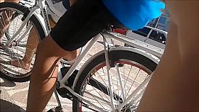 Steamin' bombshell walks around in tight jeans shorts