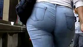 Candid Big Booty- Nalga Mucho