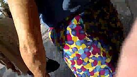 poursuite des 2 belles paires de jambes