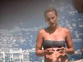 incredible brunette topless french lriviera beach