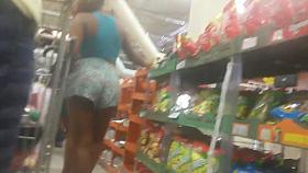 puta gostosa e rabuda no mercado