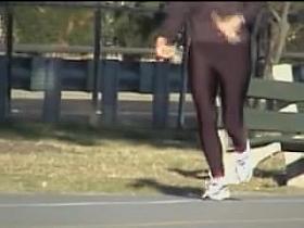 Nice long legs of candid babe are moving so sexily 03zi